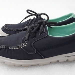 Women's sz 7.5 skechers(on the go) boat shoes